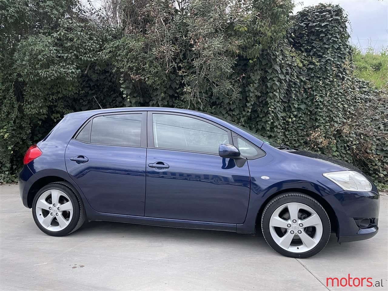 2008' Toyota Auris photo #3
