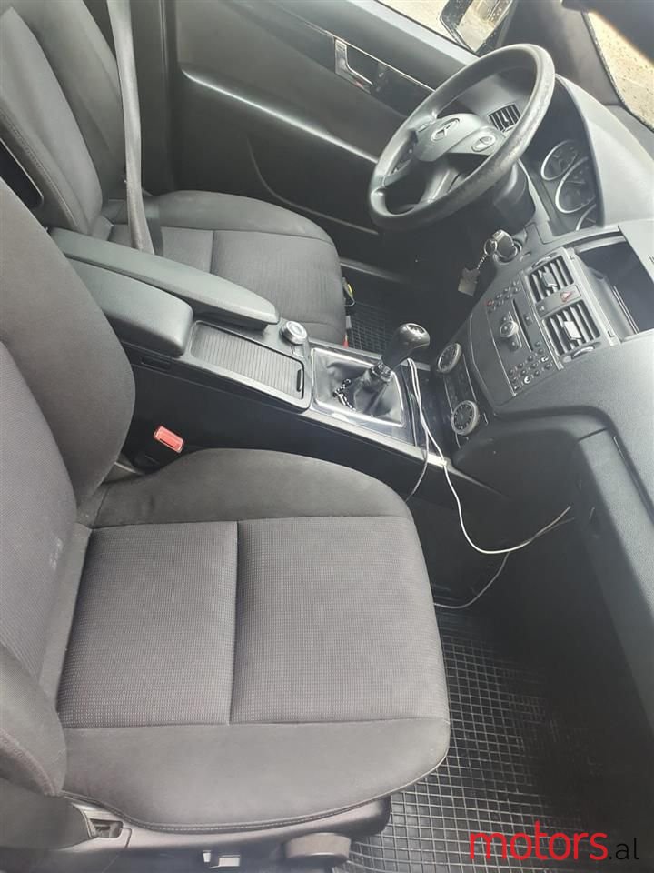 2010' Mercedes-Benz C 220 photo #3