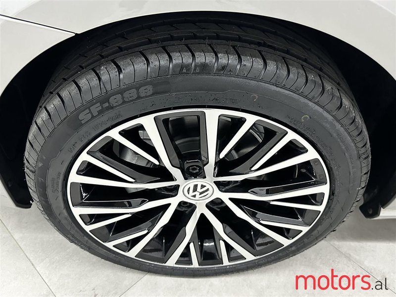 2014' Volkswagen Golf photo #3