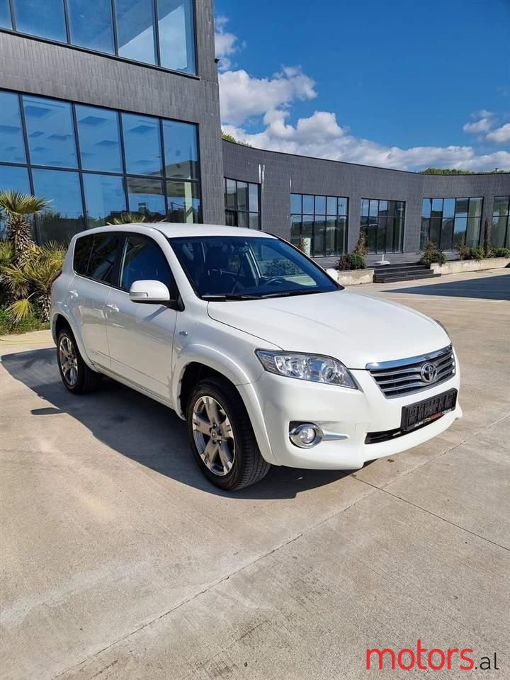 2011' Toyota RAV4 photo #1