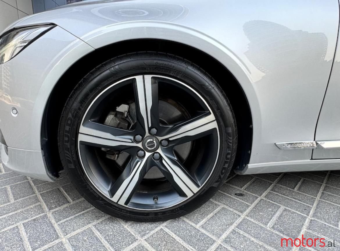 2017' Volvo S90 photo #2