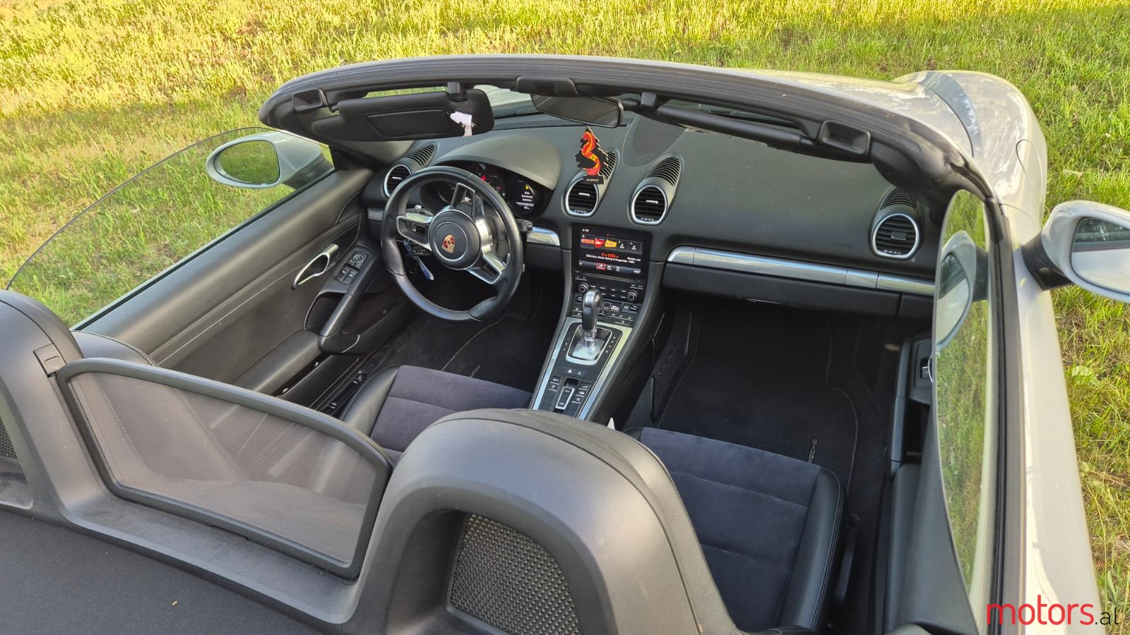 2019' Porsche Boxster photo #3