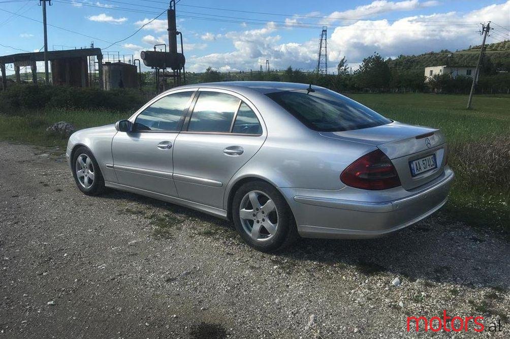 2003' Mercedes-Benz E 220 photo #1