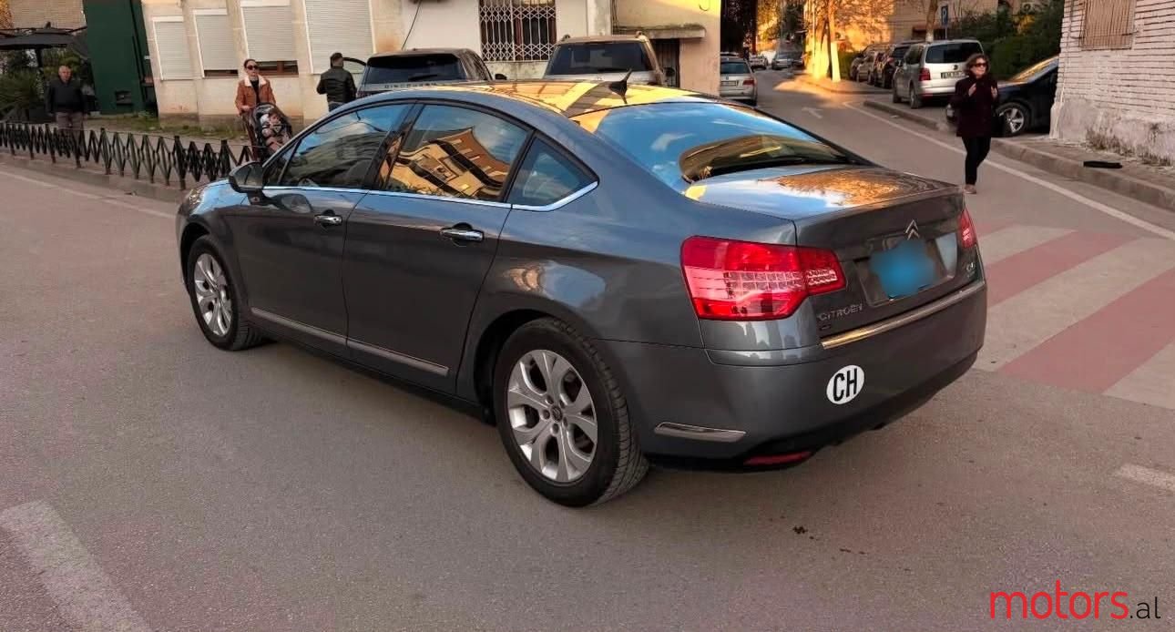 2010' Citroen C5 photo #3