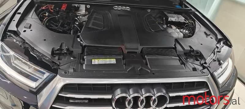 2017' Audi Q7 photo #4