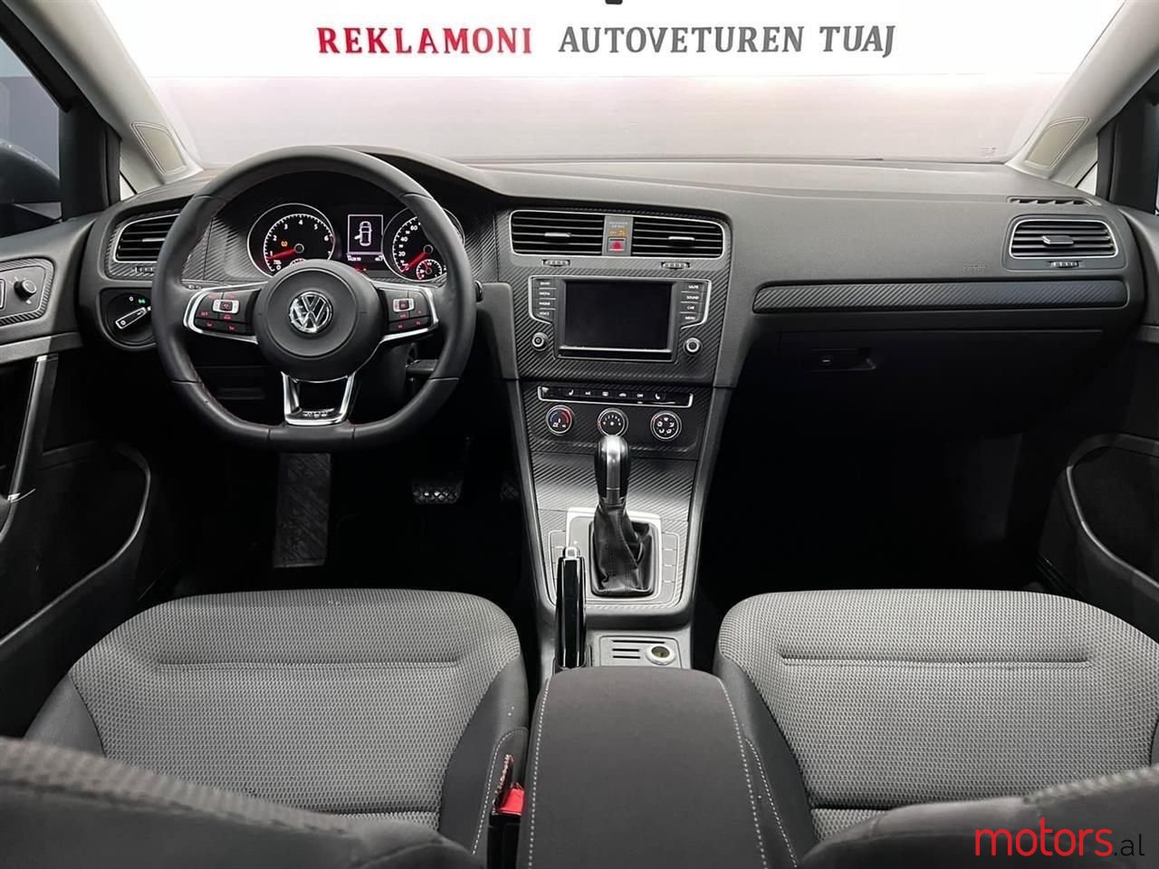 2017' Volkswagen Golf photo #2