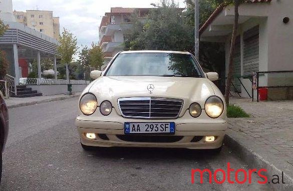 2000' Mercedes-Benz E-Class photo #2