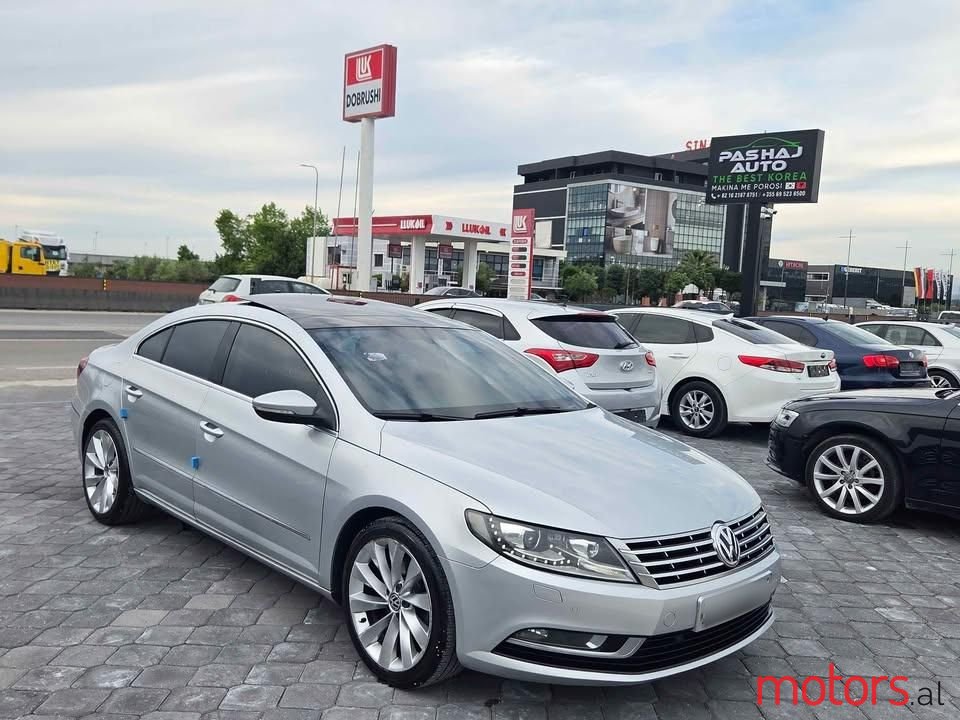 2013' Volkswagen Passat photo #1