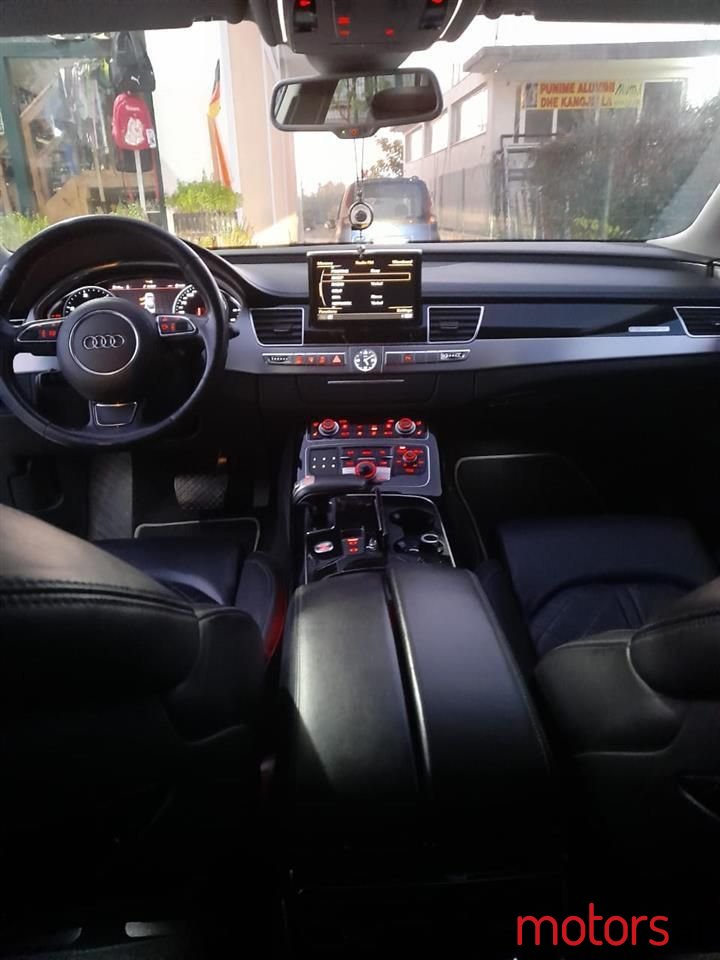 2012' Audi A8 photo #2