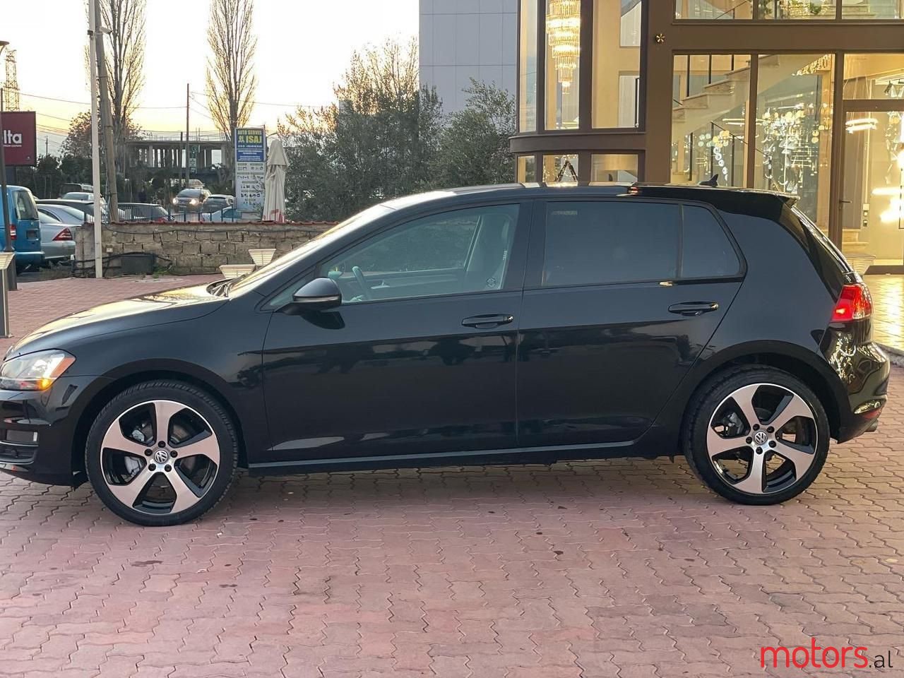 2015' Volkswagen Golf photo #4