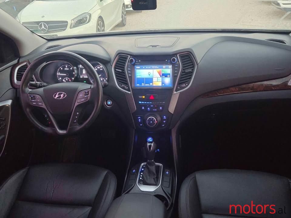 2016' Hyundai Santa Fe photo #6