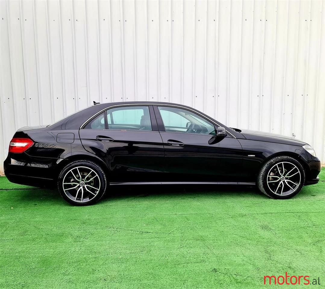 2009' Mercedes-Benz E 220 photo #2