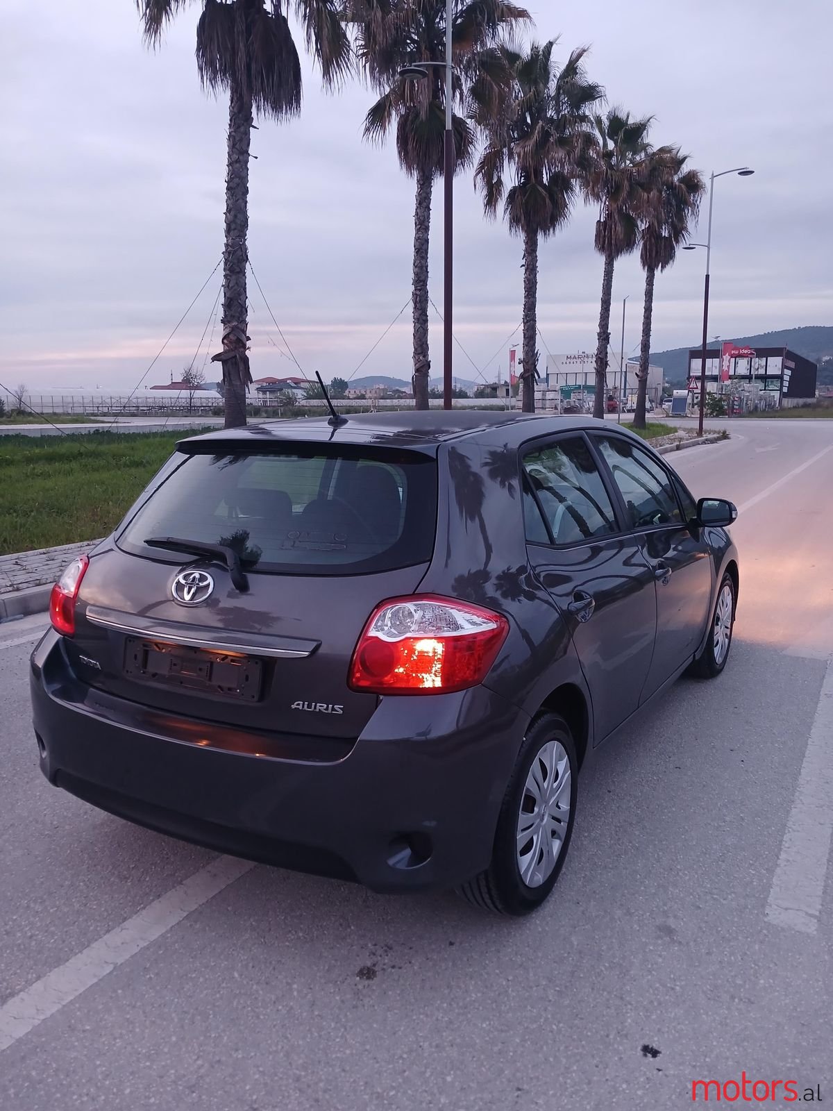 2010' Toyota Auris photo #5