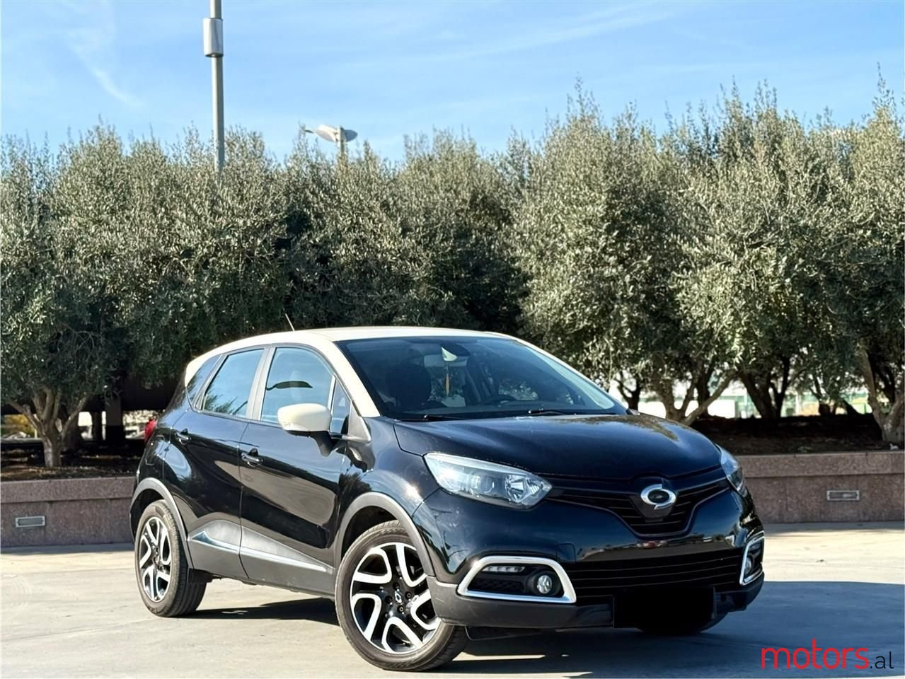 2014' Renault Capture photo #1