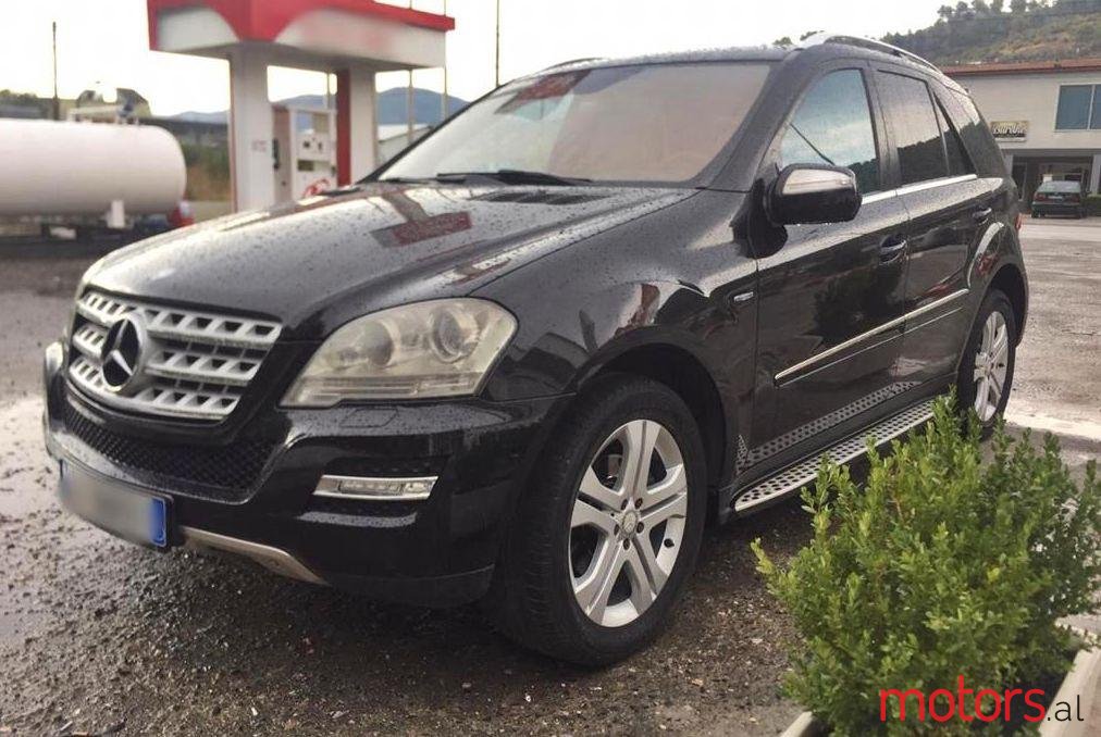 2010' Mercedes-Benz ML 300 photo #1