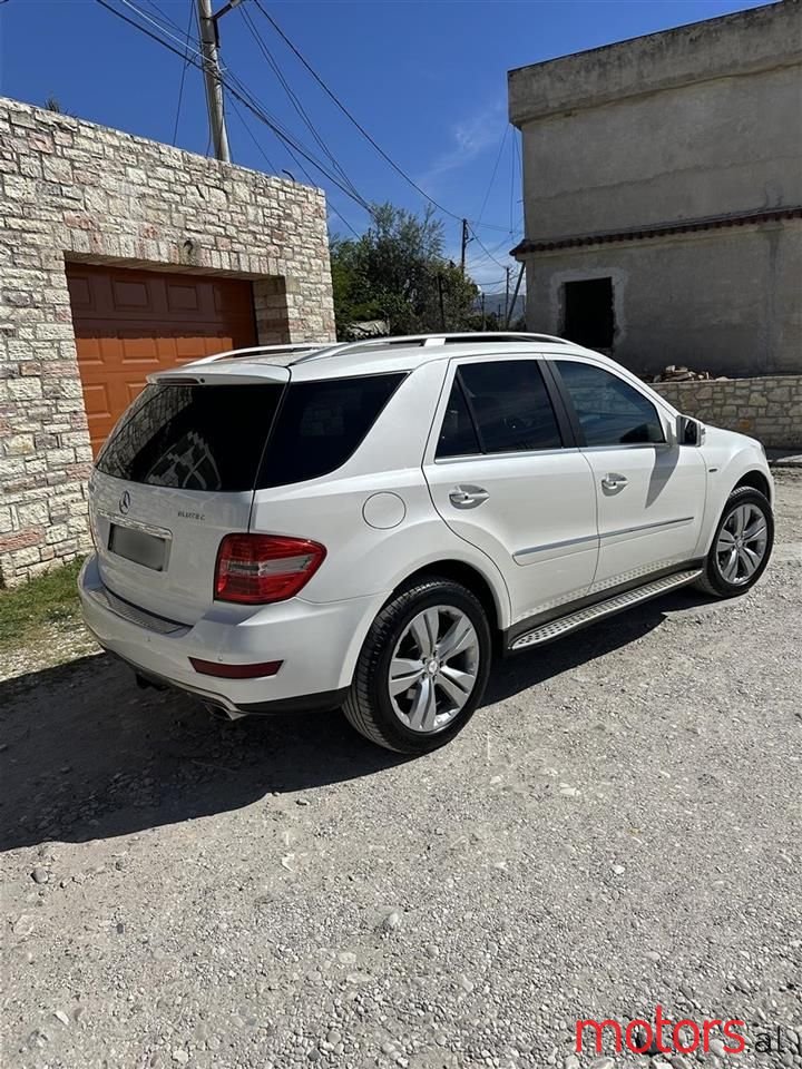 2011' Mercedes-Benz ML 350 photo #1