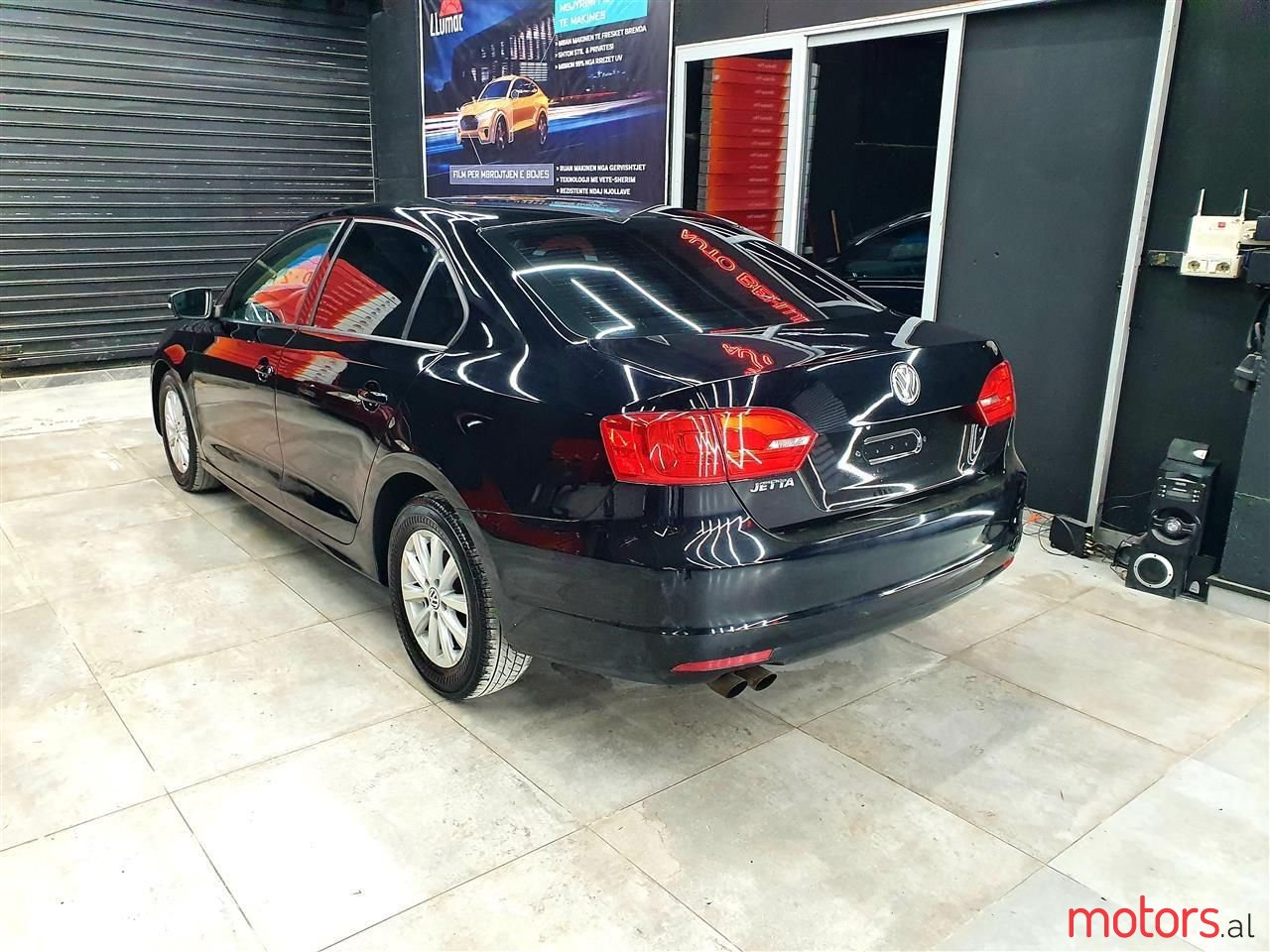 2012' Volkswagen Jetta photo #2