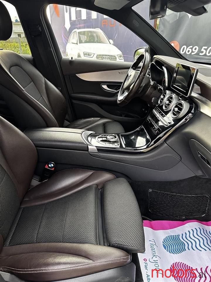 2016' Mercedes-Benz GLC 220 photo #3