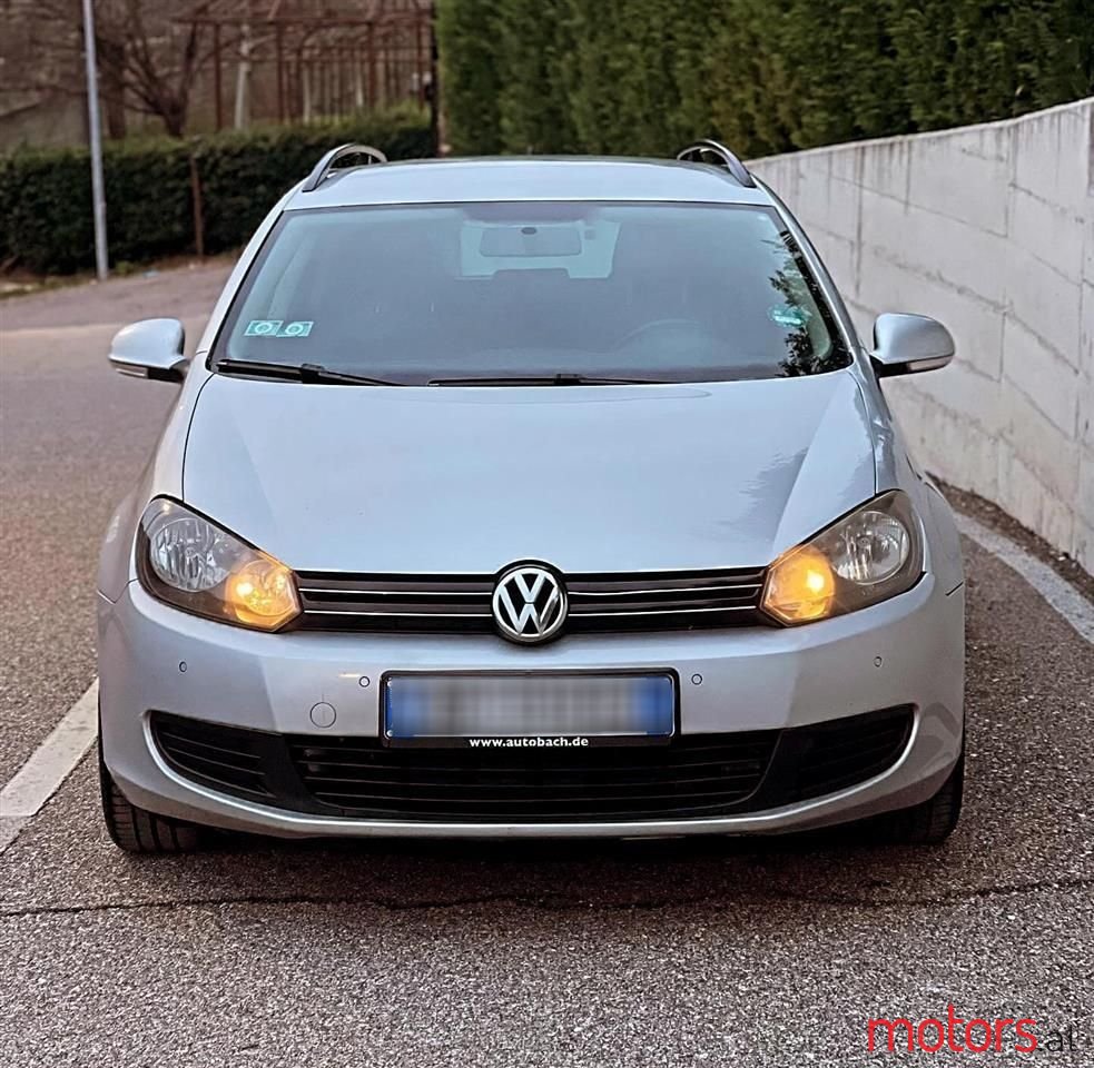 2010' Volkswagen Golf photo #1