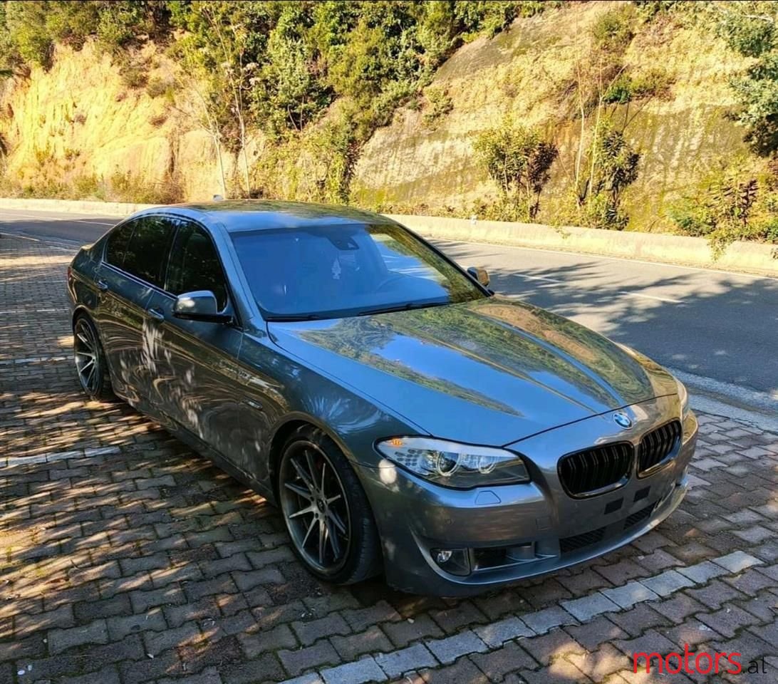 2012' BMW 528 photo #2