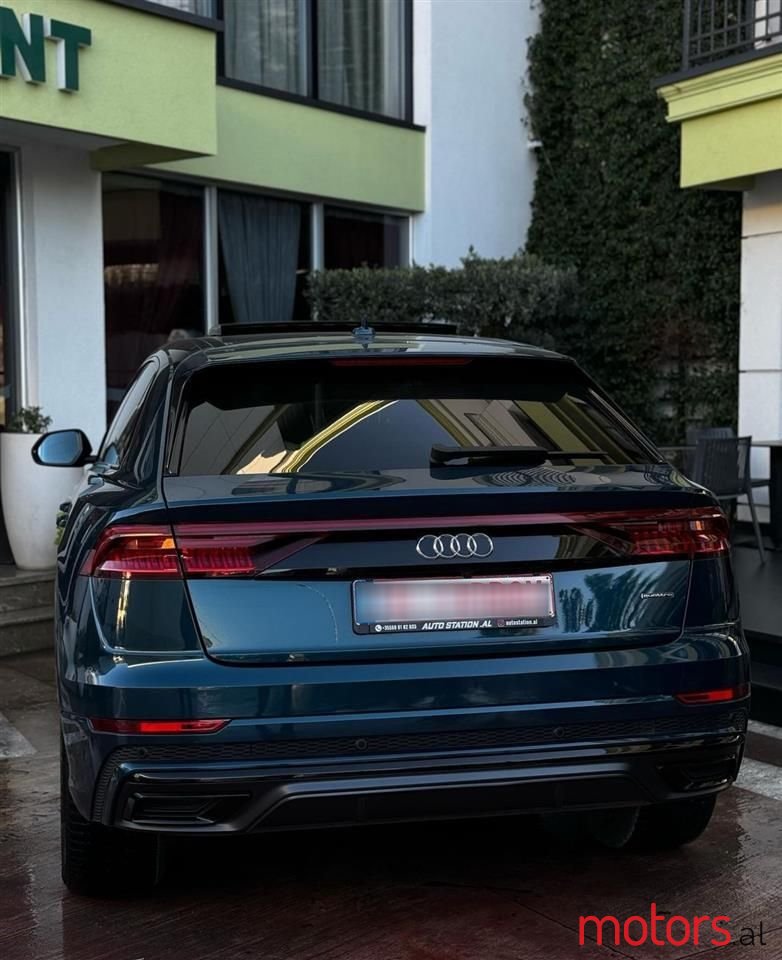 2019' Audi Q8 photo #2