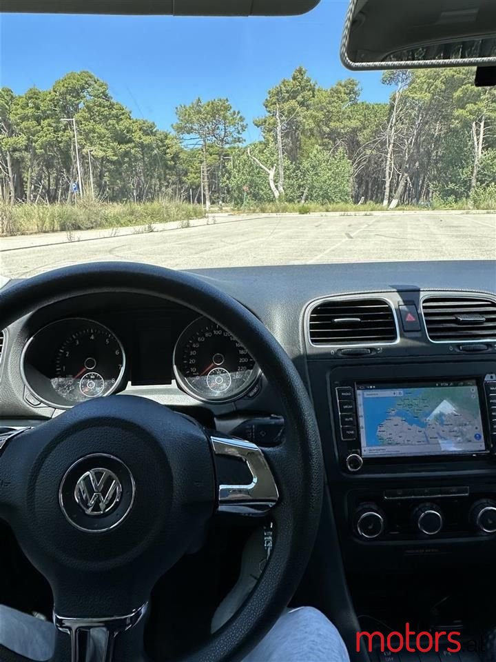 2010' Volkswagen Golf photo #6