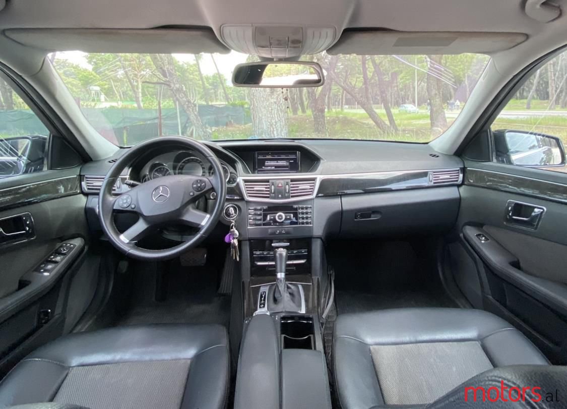 2009' Mercedes-Benz E 220 photo #4