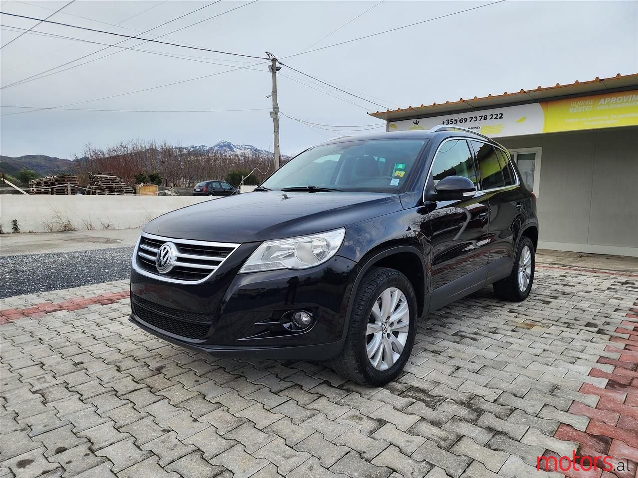 2010' Volkswagen Tiguan photo #1