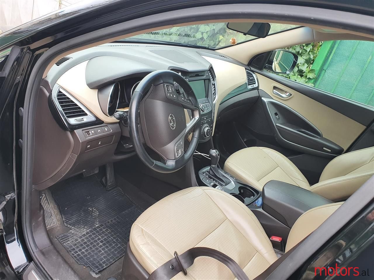 2013' Hyundai Santa Fe photo #4