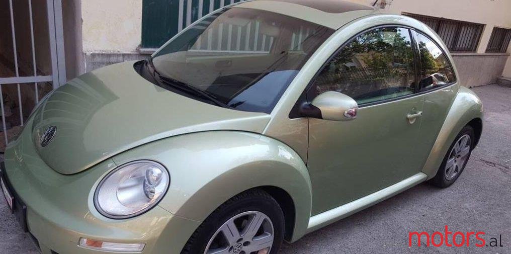 2009' Volkswagen Beetle photo #2