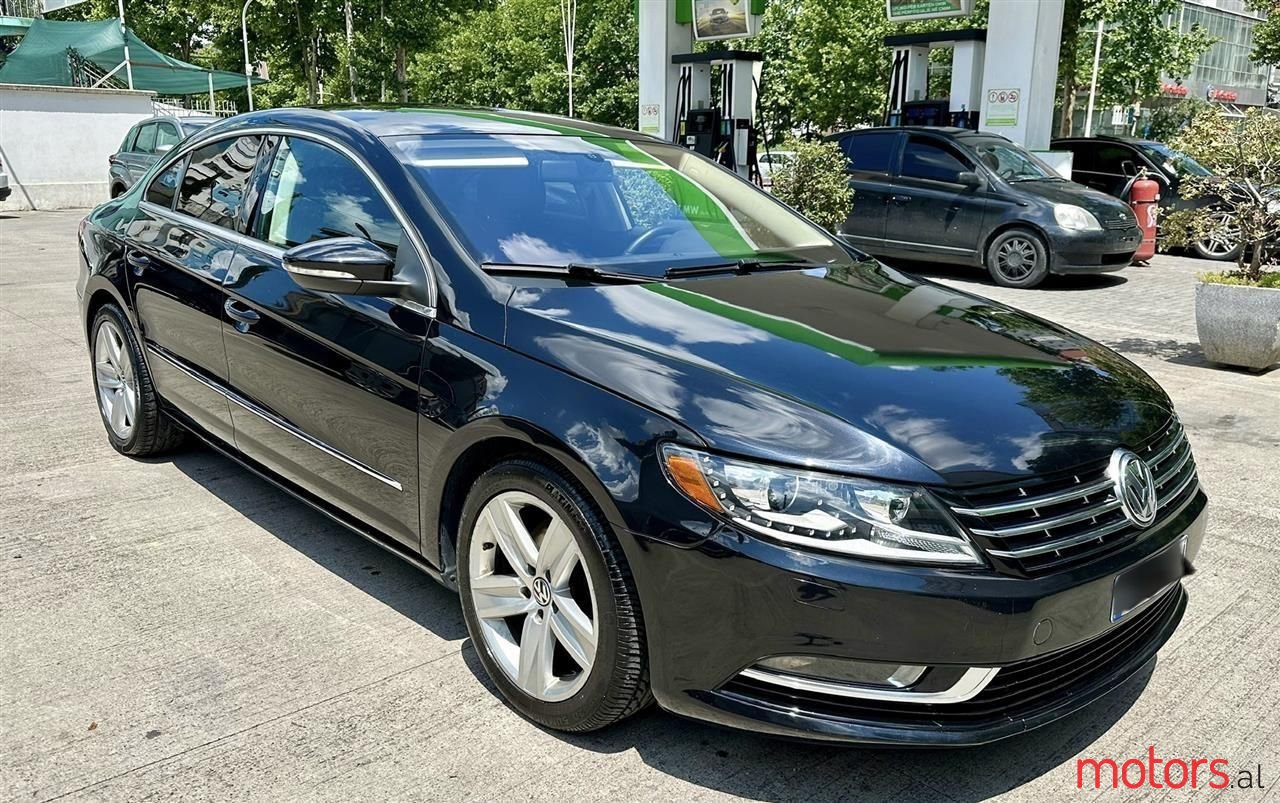 2013' Volkswagen Passat photo #1