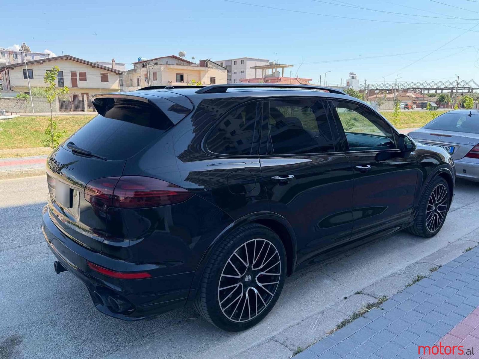 2016' Porsche Cayenne photo #3