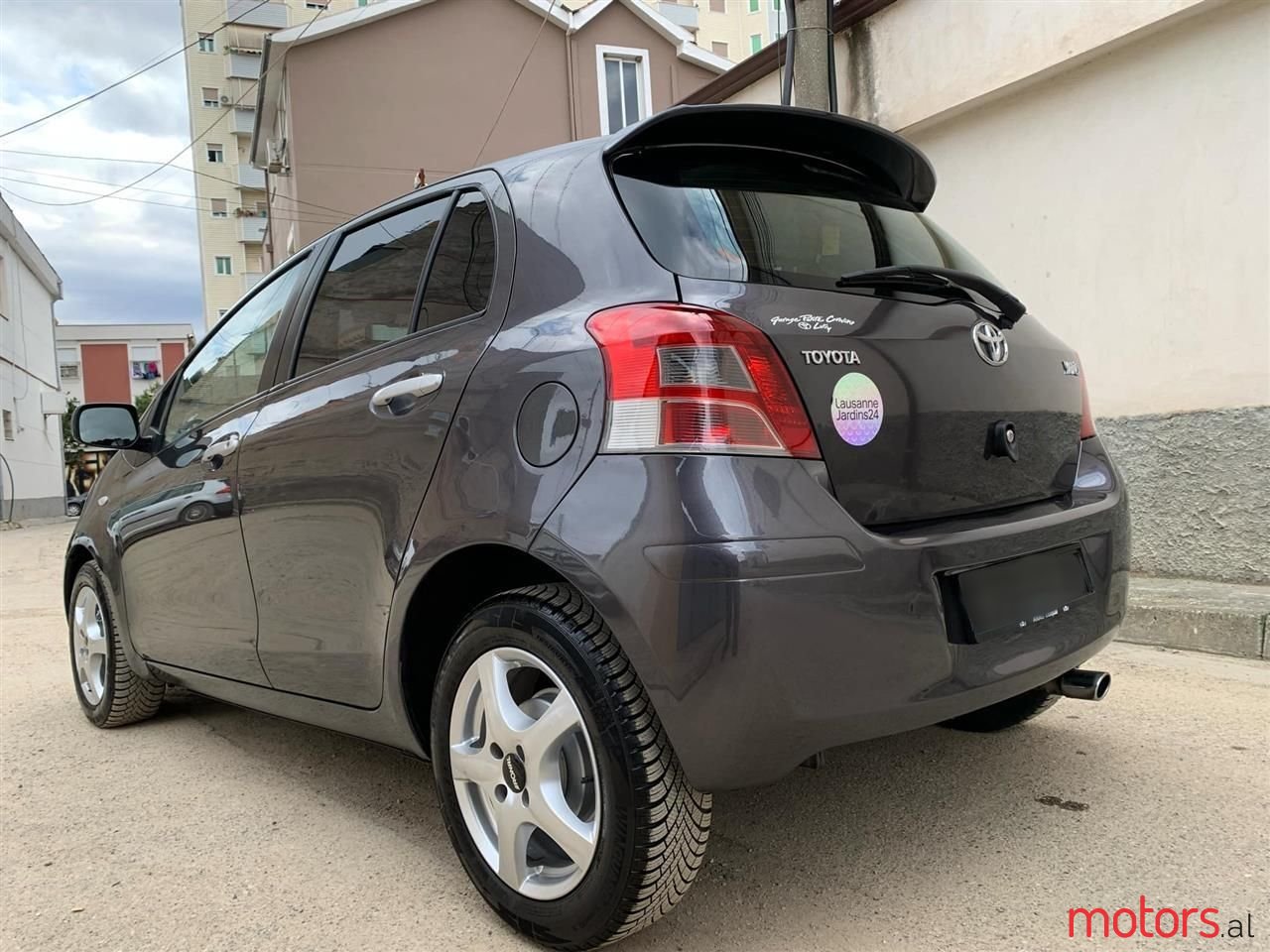 2010' Toyota Yaris photo #4