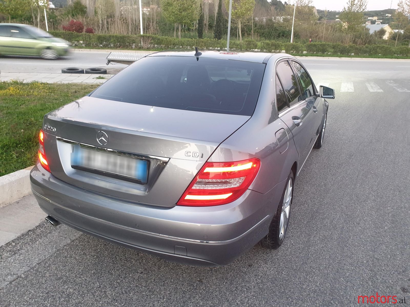 2011' Mercedes-Benz 220 photo #2