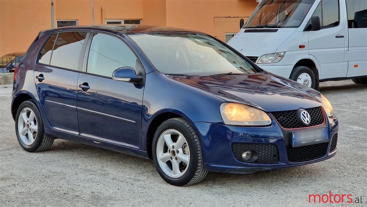 2004' Volkswagen Golf photo #3