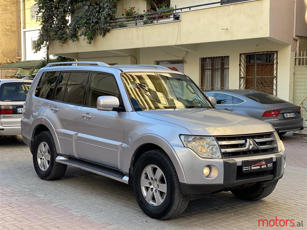 2008' Mitsubishi Pajero photo #1