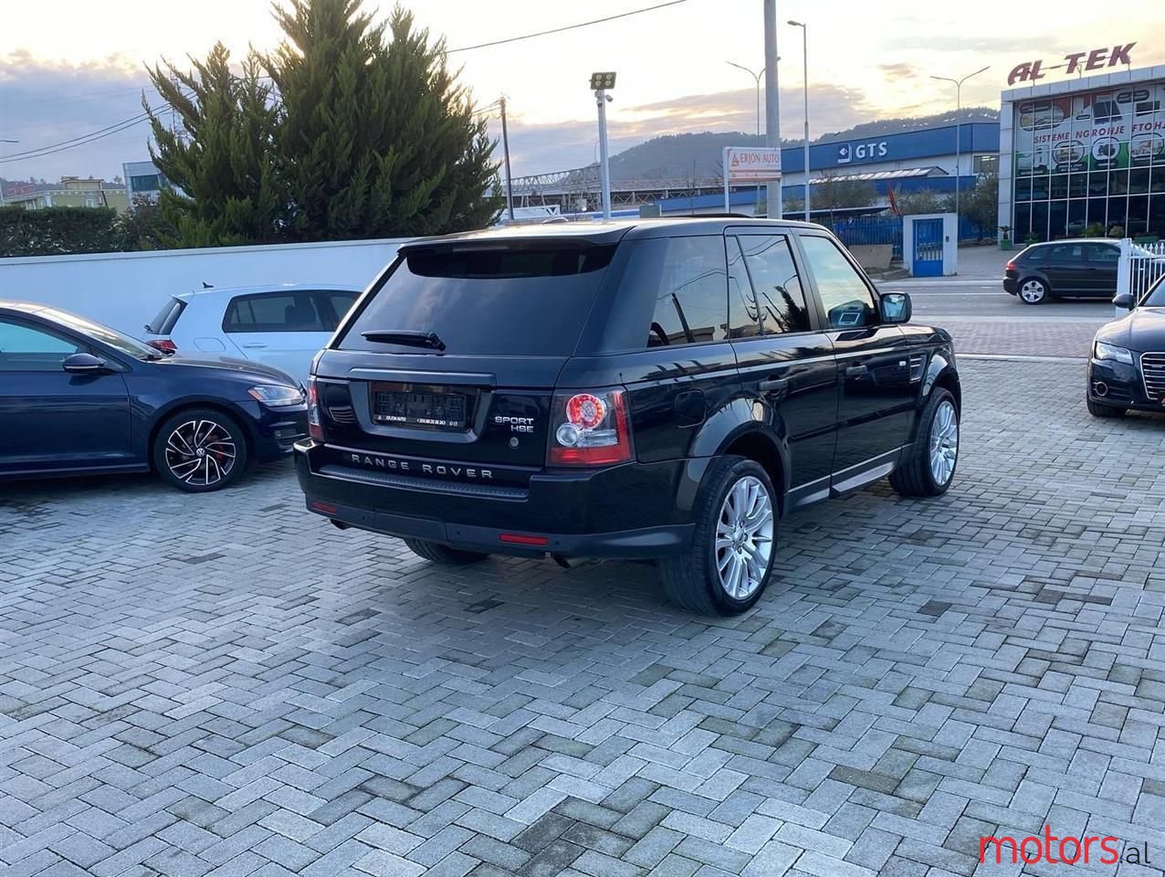 2010' Land Rover Range Rover Sport photo #3