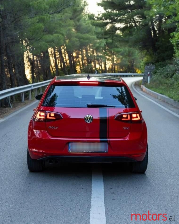 2015' Volkswagen Golf photo #3