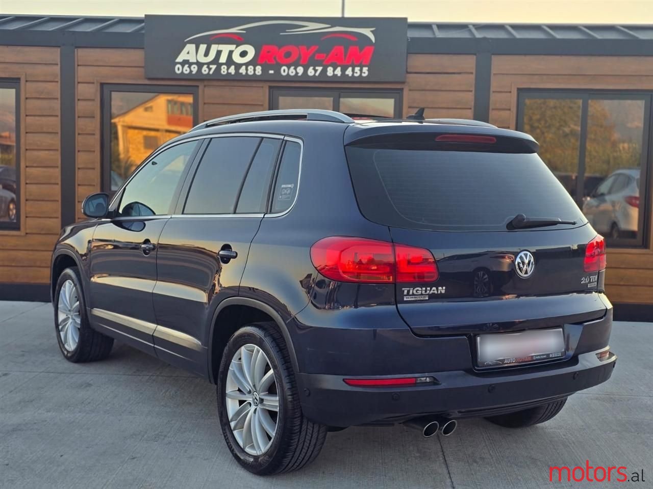 2012' Volkswagen Tiguan photo #4
