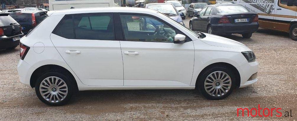2015' Skoda Fabia photo #1
