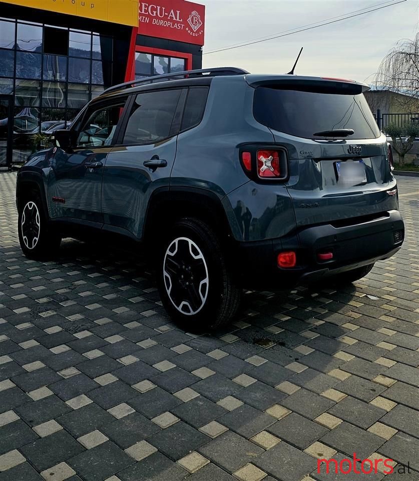 2016' Jeep Renegade photo #2