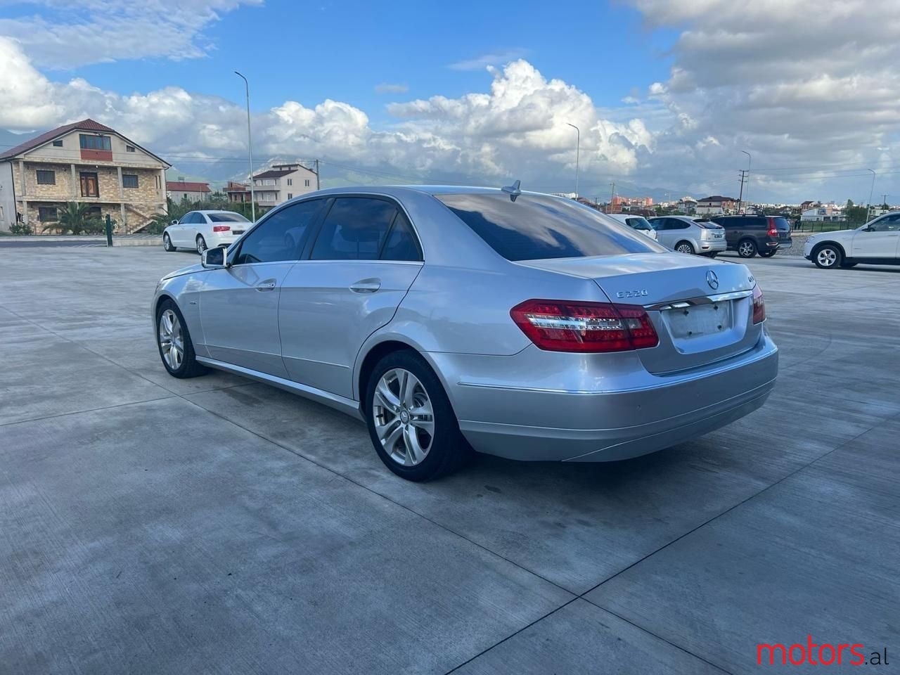 2013' Mercedes-Benz E 220 photo #3