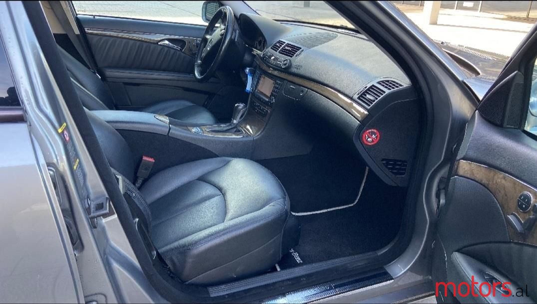 2009' Mercedes-Benz E 280 photo #6