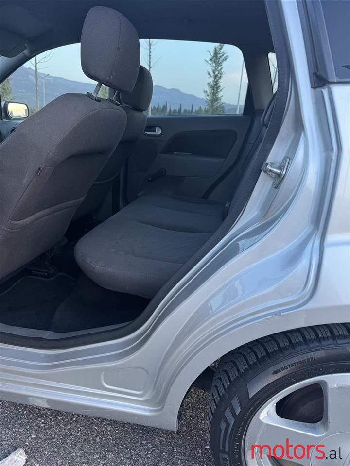 2003' Ford Fiesta photo #2