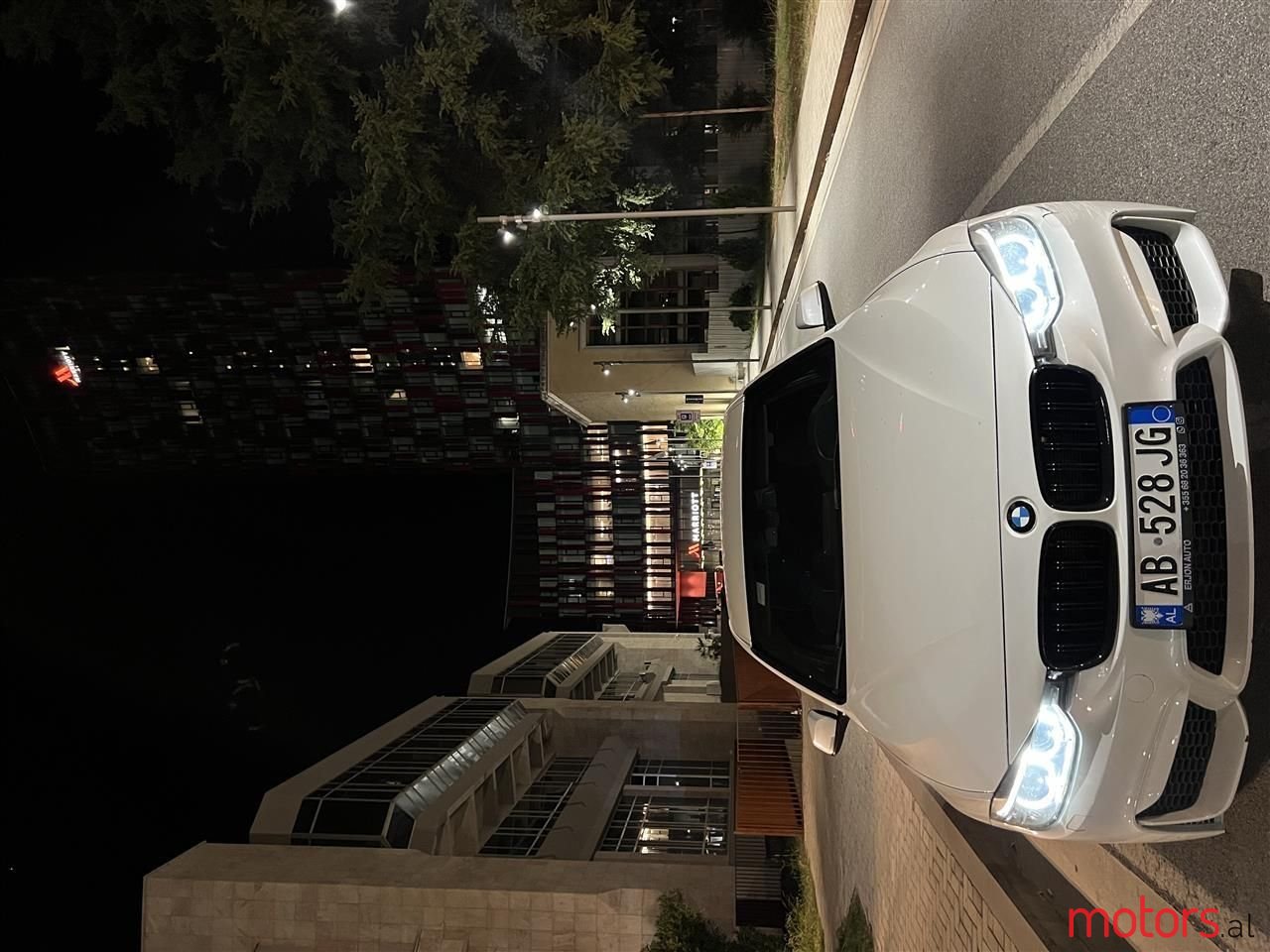 2013' BMW 320 photo #1