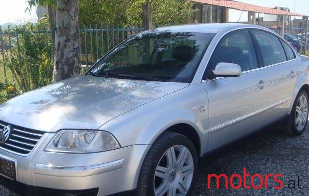 2001' Volkswagen Passat photo #2
