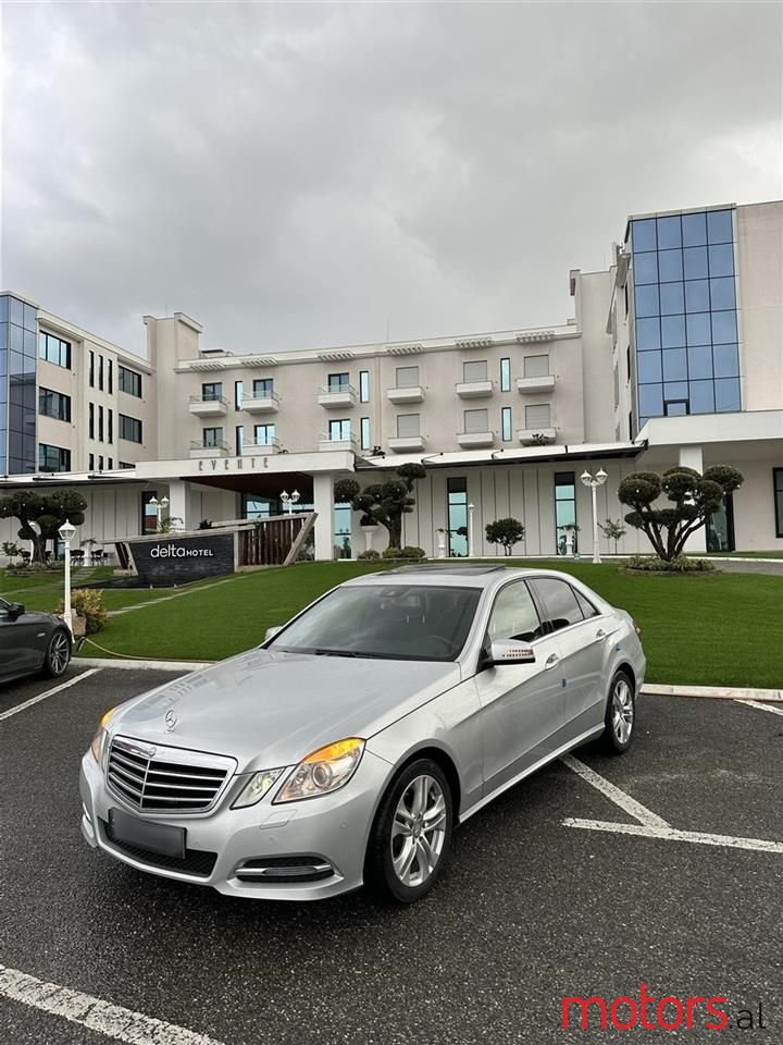 2013' Mercedes-Benz E 220 photo #6