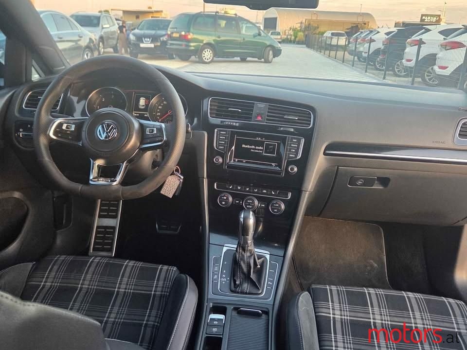 2014' Volkswagen Golf photo #4