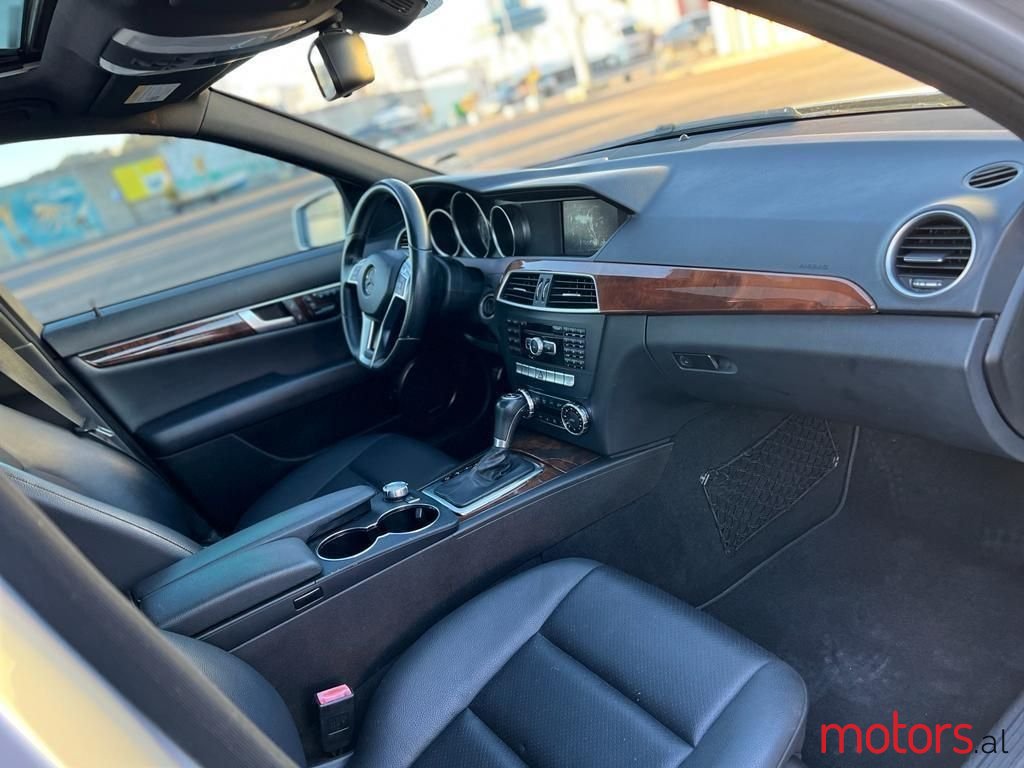 2012' Mercedes-Benz C 300 photo #5