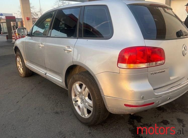 2008' Volkswagen Touareg photo #2